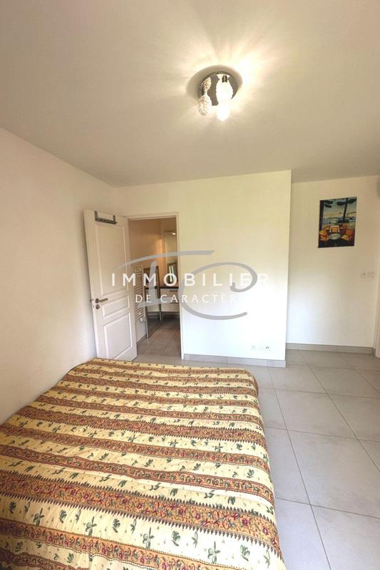 Appartement - 80 m² - 3 pièces