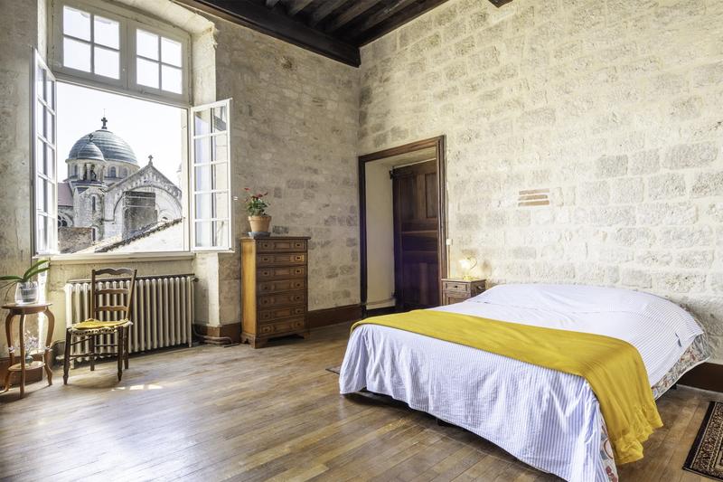 Maison - 427 m² - 15 pièces