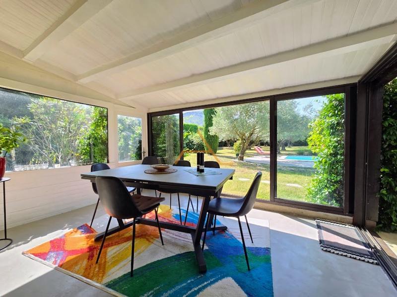 Maison en pierre - 185 m² - 7 pièces