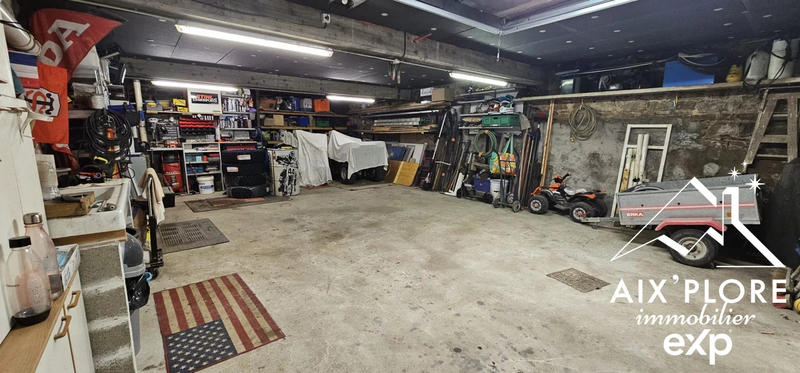 Maison - 210 m² - 7 pièces