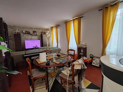 Maison - 91 m² - 83 pièces