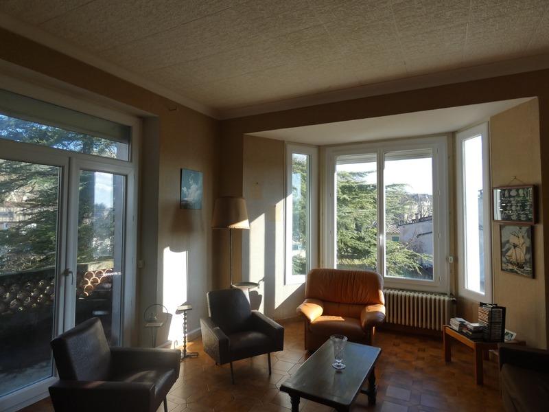 Maison - 202 m² - 7 pièces