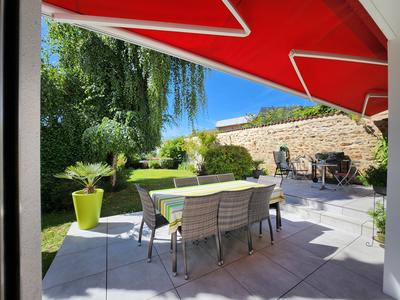 Maison - 218 m² - 9 pièces