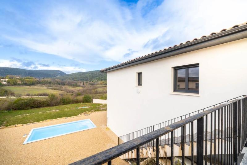 Maison - 266 m² - 5 pièces