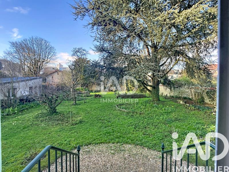 Maison - 207 m² - 8 pièces