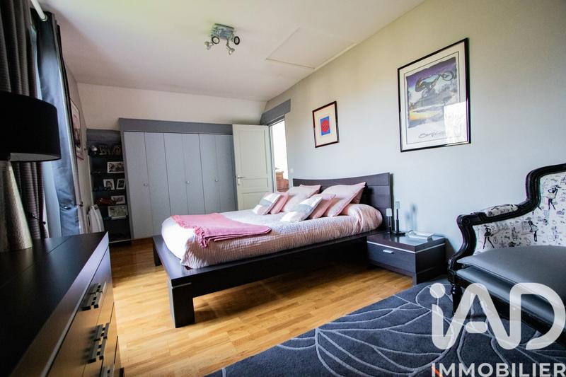 Maison - 220 m² - 9 pièces