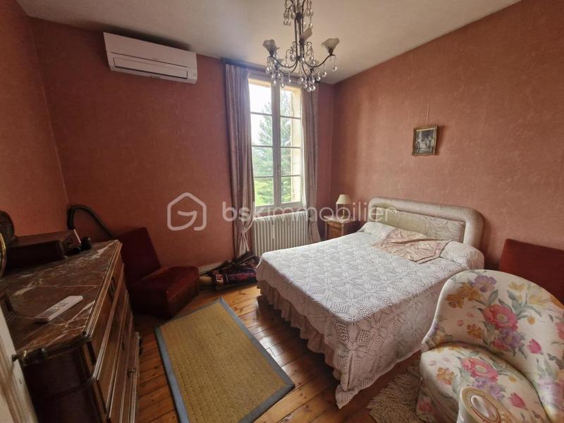 Maison traditionnelle - 163 m² - 6 pièces