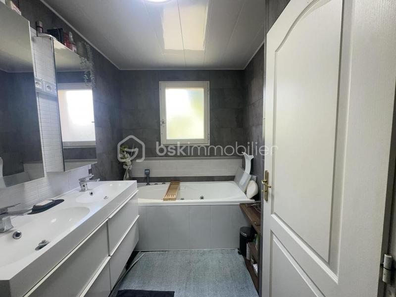 Maison traditionnelle - 86 m² - 5 pièces