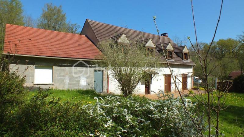 Maison traditionnelle - 219 m² - 10 pièces