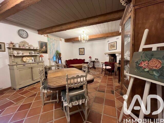 Maison - 318 m² - 12 pièces