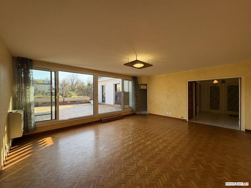 Appartement - 99 m² - 4 pièces