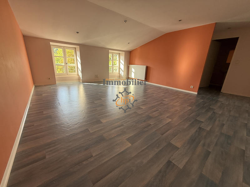 Maison - 200 m² - 1 pièce