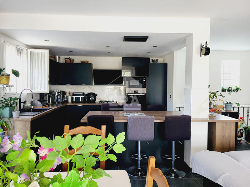 Local commercial - 161 m² - 5 pièces