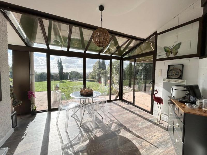 Propriété - 132 m² - 4 pièces