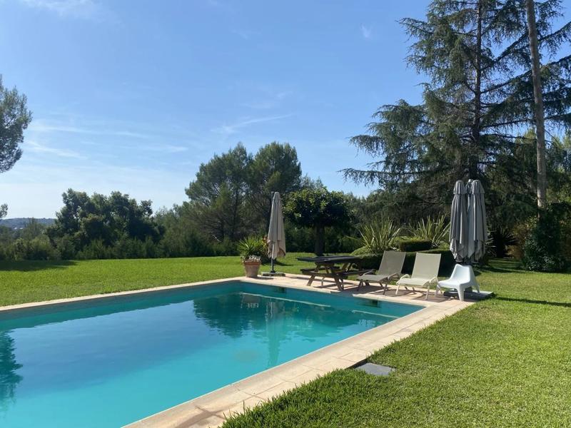 Villa - 330 m² - 8 pièces