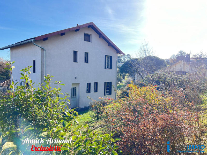 Maison - 96 m² - 5 pièces