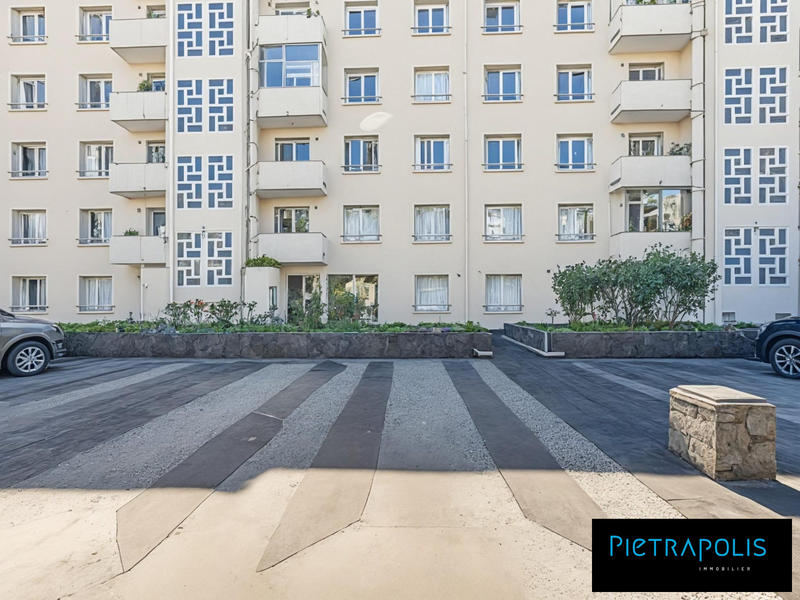 Parking / Garage - 11 m²