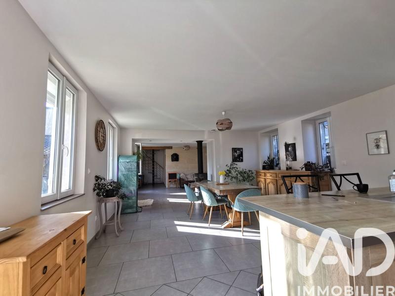 Maison de village - 171 m² - 8 pièces