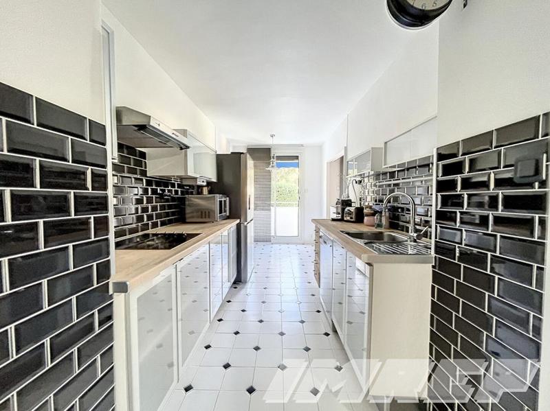 Appartement - 80 m² - 4 pièces