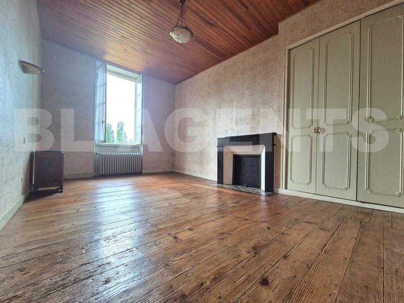 Maison - 245 m² - 7 pièces