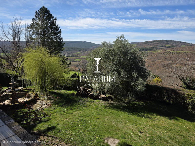 Maison - 260 m² - 10 pièces