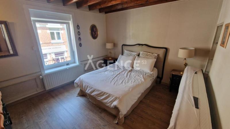 Maison - 212 m² - 8 pièces