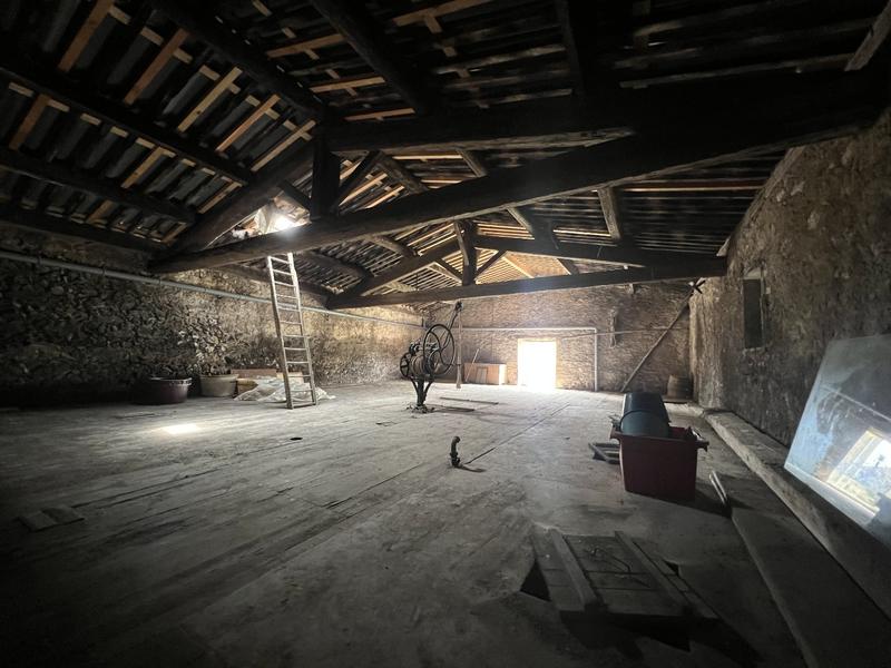 Remise - 132 m² - 1 pièce