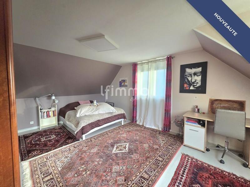 Maison - 198 m² - 7 pièces