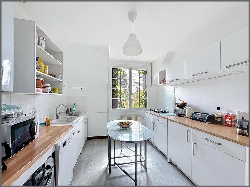 Maison - 253 m² - 10 pièces