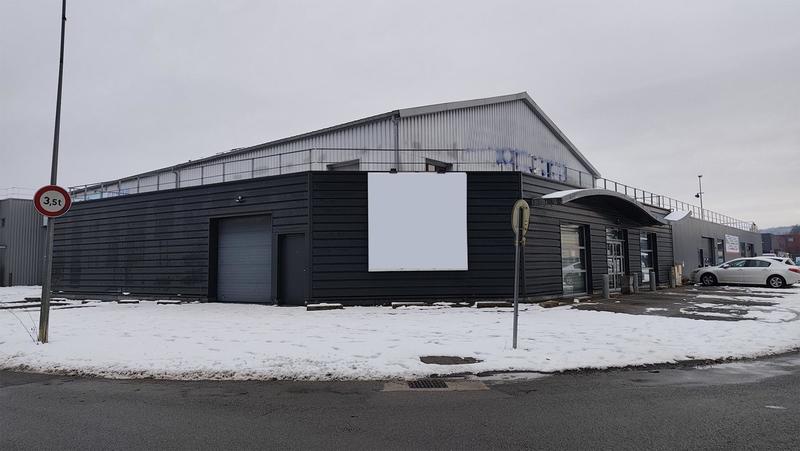Local commercial - 930 m² - 2 pièces