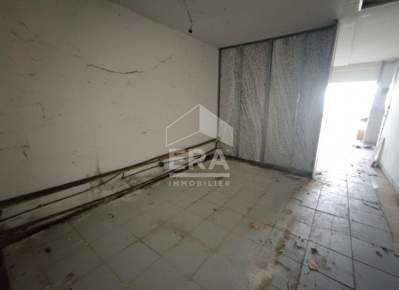 Local commercial - 140 m² - 6 pièces