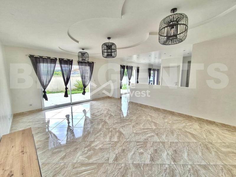 Maison - 150 m² - 5 pièces