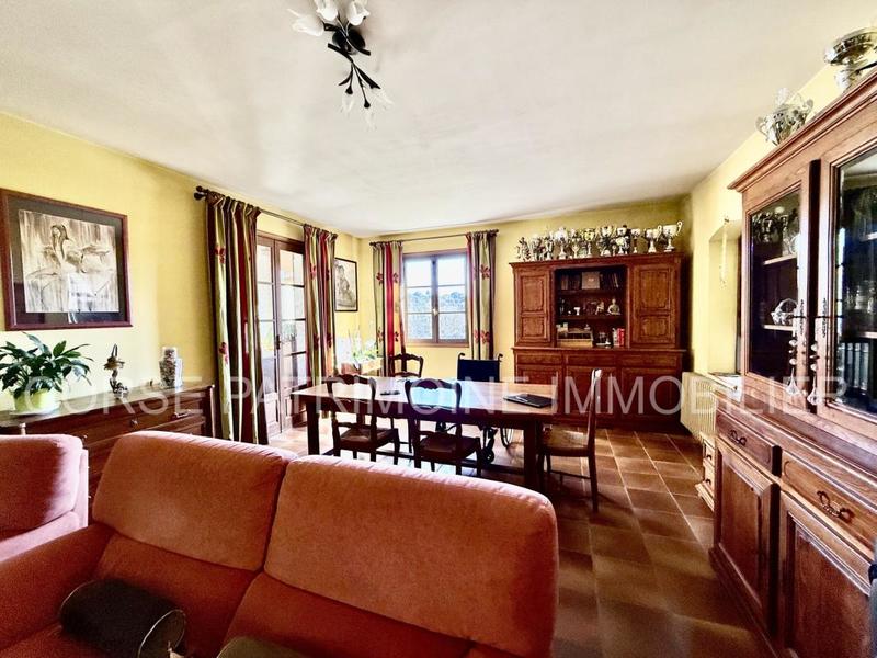 Maison - 174 m² - 10 pièces