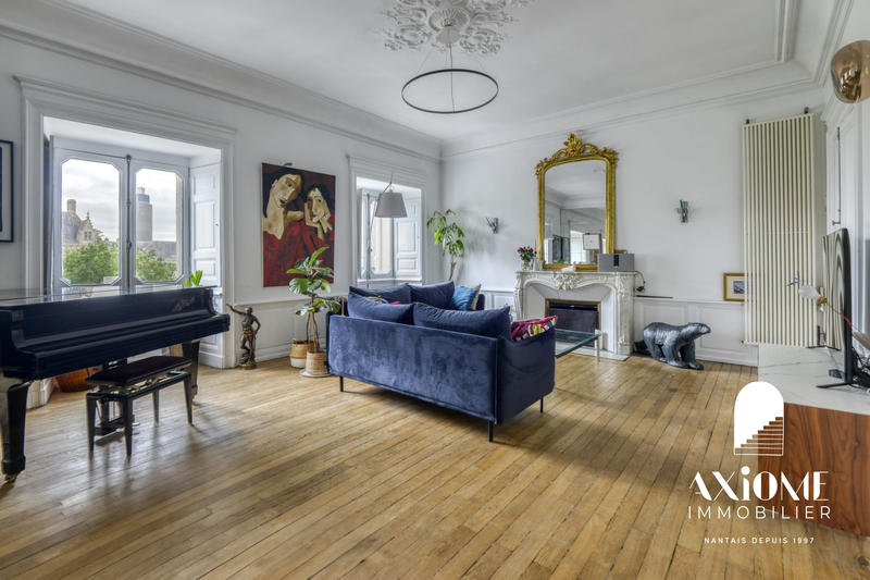 Appartement - 239 m² - 7 pièces