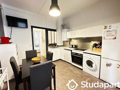 Chambre - 13 m² - 1 pièce