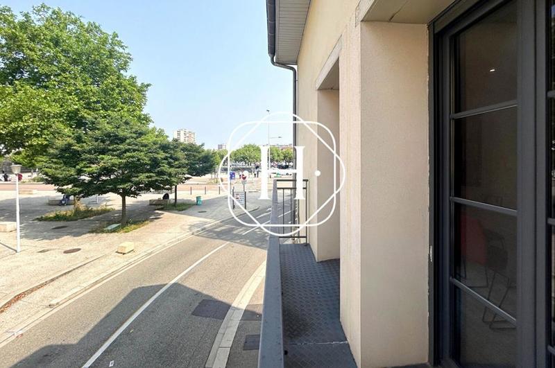 Local commercial - 120 m² - 4 pièces