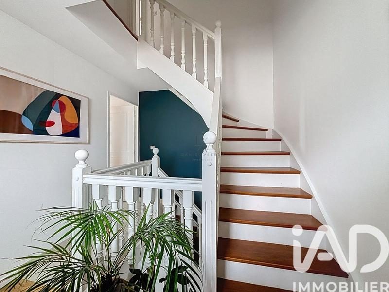 Maison - 224 m² - 9 pièces