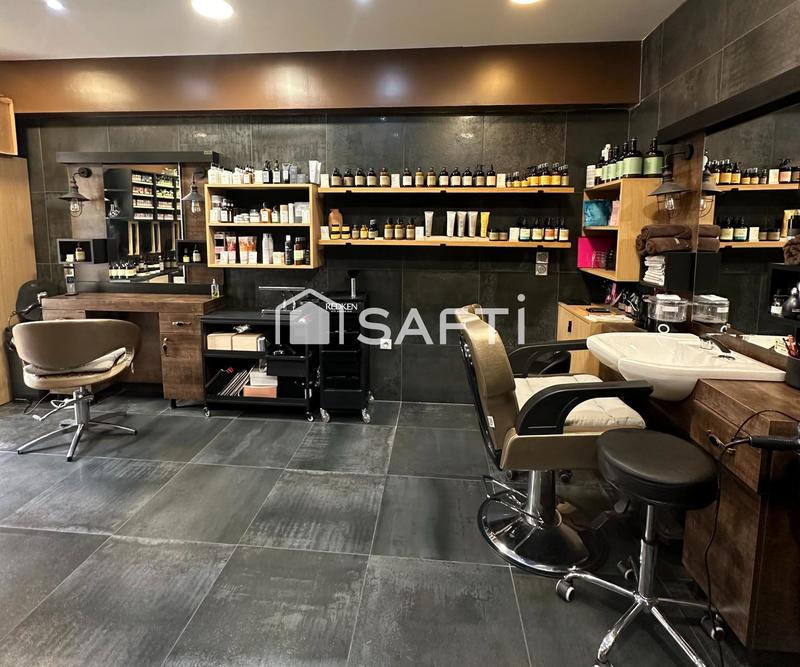 Local commercial - 120 m² - 7 pièces