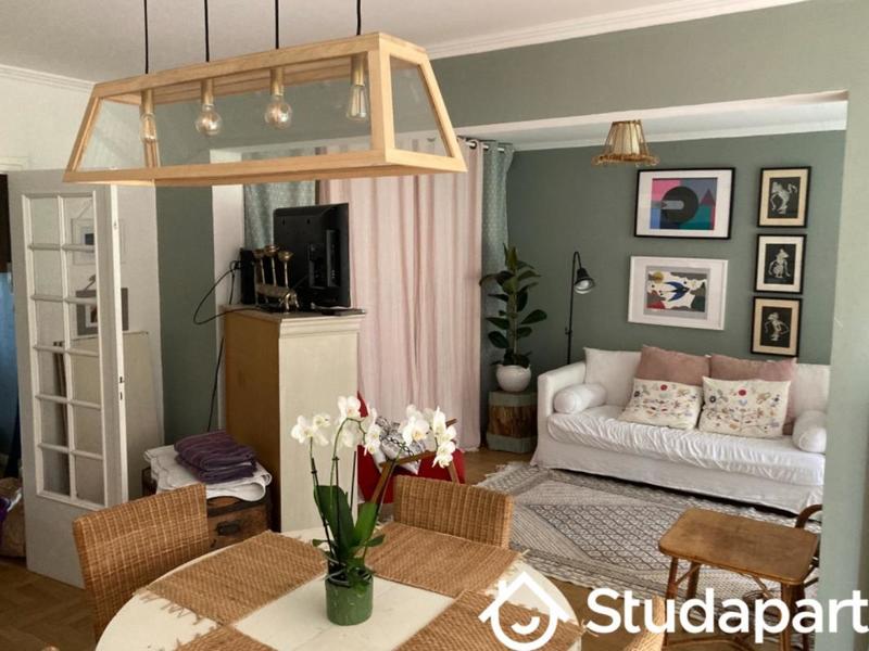 Chambre - 12 m² - 1 pièce