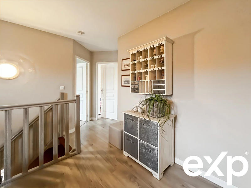 Maison traditionnelle - 147 m² - 7 pièces