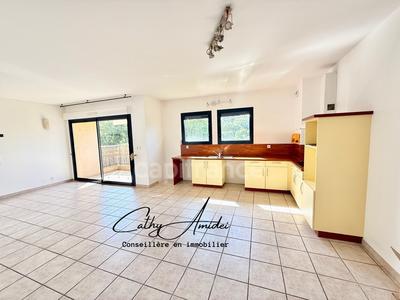 Appartement - 71 m² - 3 pièces