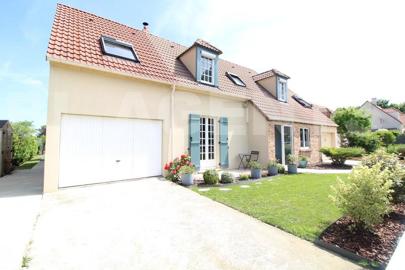 Maison traditionnelle - 158 m² - 7 pièces