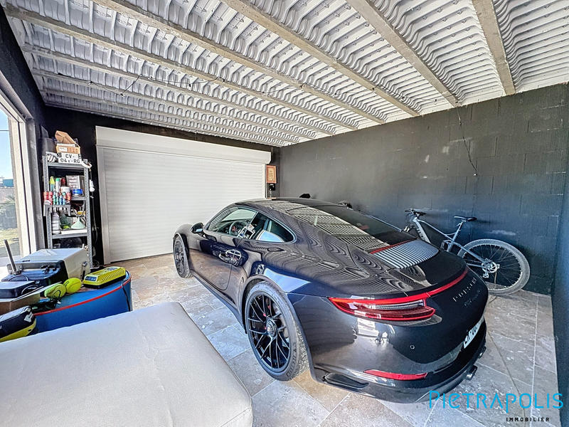 Maison - 285 m² - 7 pièces