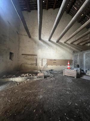 Maison - 200 m² - 1 pièce