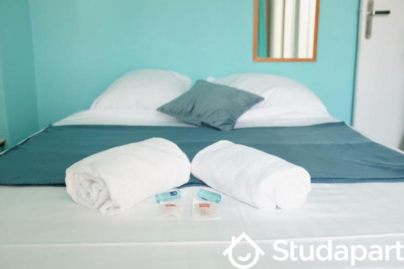 Chambre - 9 m² - 1 pièce