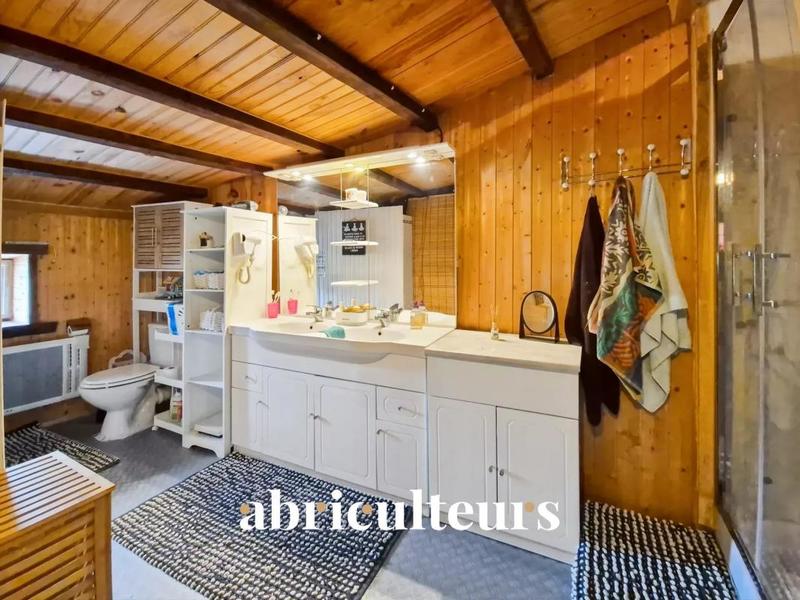 Maison - 230 m² - 6 pièces