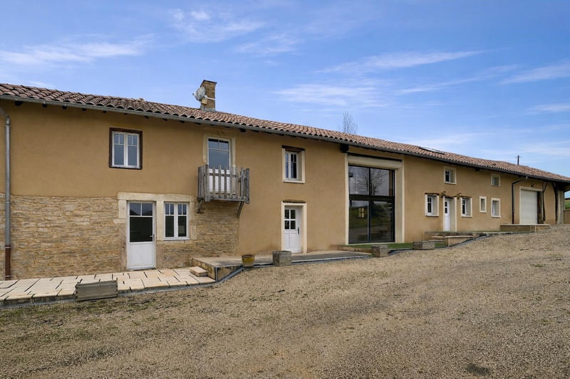 Maison - 280 m² - 6 pièces