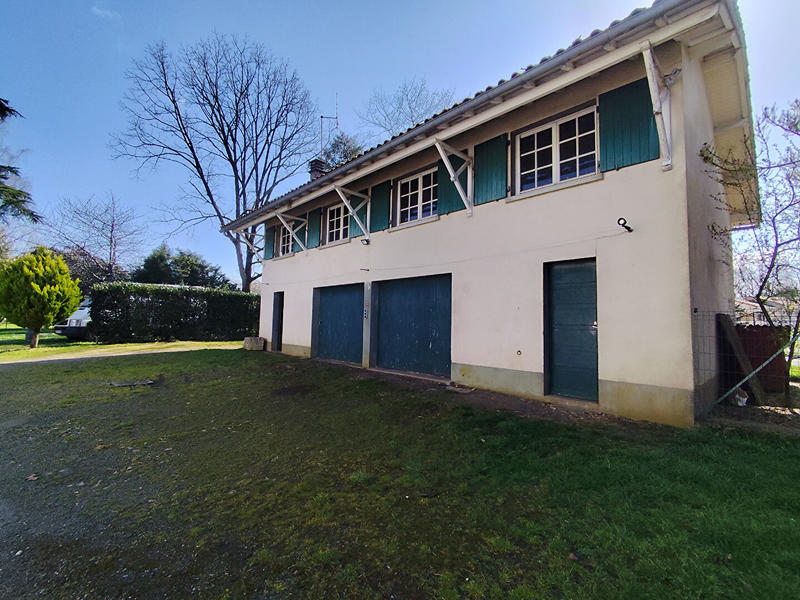 Maison - 167 m² - 6 pièces