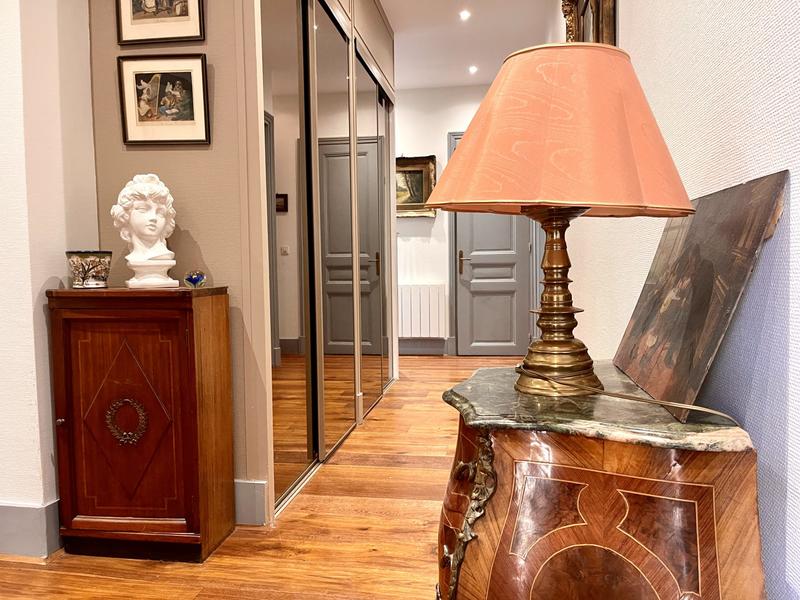 Appartement - 160 m² - 5 pièces