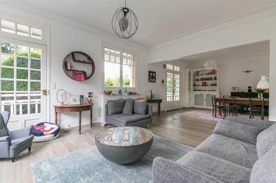 Propriété - 200 m² - 8 pièces